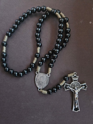 Drewniany duży Różaniec na szyję Matka Bożą Częstochowska